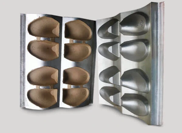 Paper shoe tree molds with molded pulp products